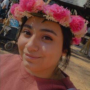 Meet your Posher, Valeria
